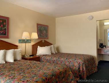 Days Inn By Wyndham Newport Exterior foto